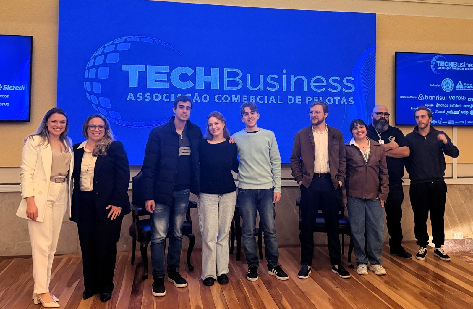 Batalha de Startups leva três finalistas ao palco do TechBusiness ACP 2026