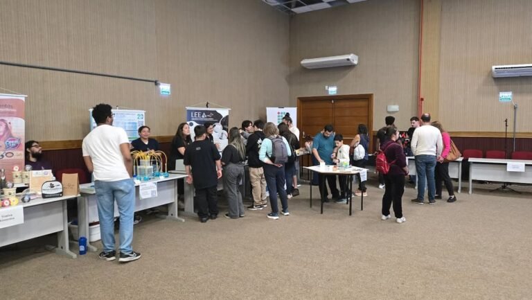 ✨ A XVI FITEC – Feira de Inovação Tecnológica foi um verdadeiro sucesso! 🚀🙌Durante o evento, p (2)