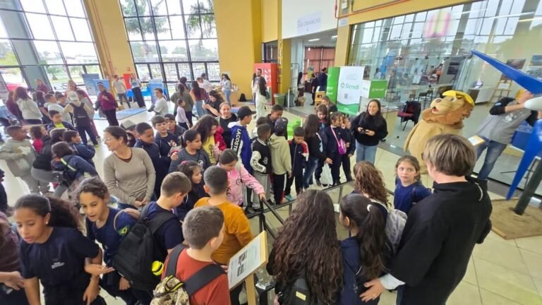 ✨ A XVI FITEC – Feira de Inovação Tecnológica foi um verdadeiro sucesso! 🚀🙌Durante o evento, p
